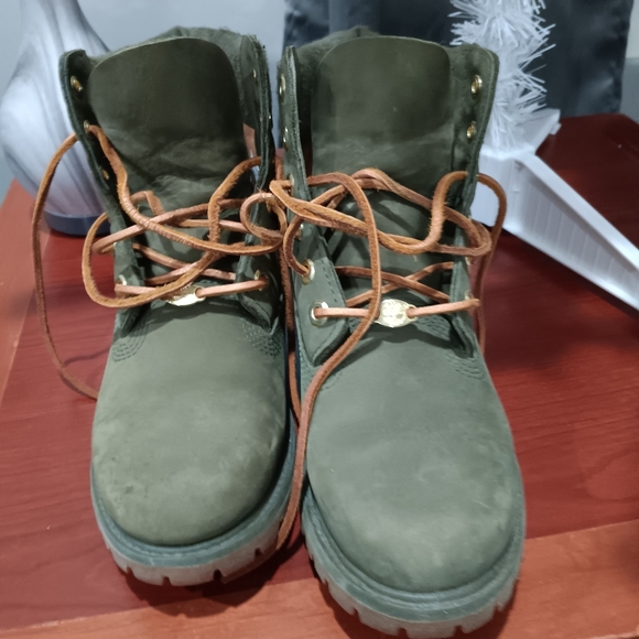 Olive green timberland boots - Picture 2 of 3